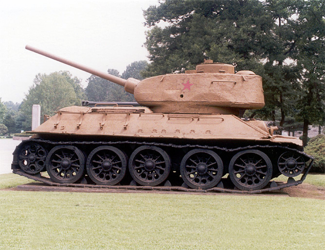 북한군의 소련제 T-34 Tank